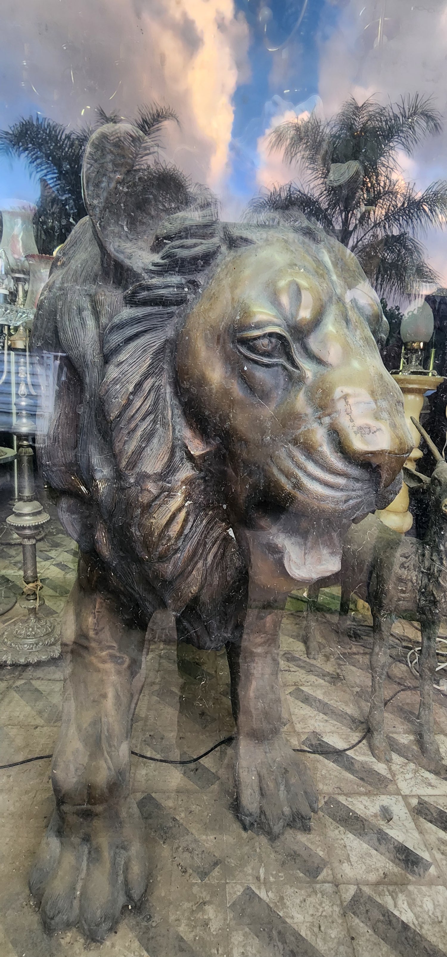 Vintage, 200 years old bronze lion, unique piece of art - Golden Glory Limited