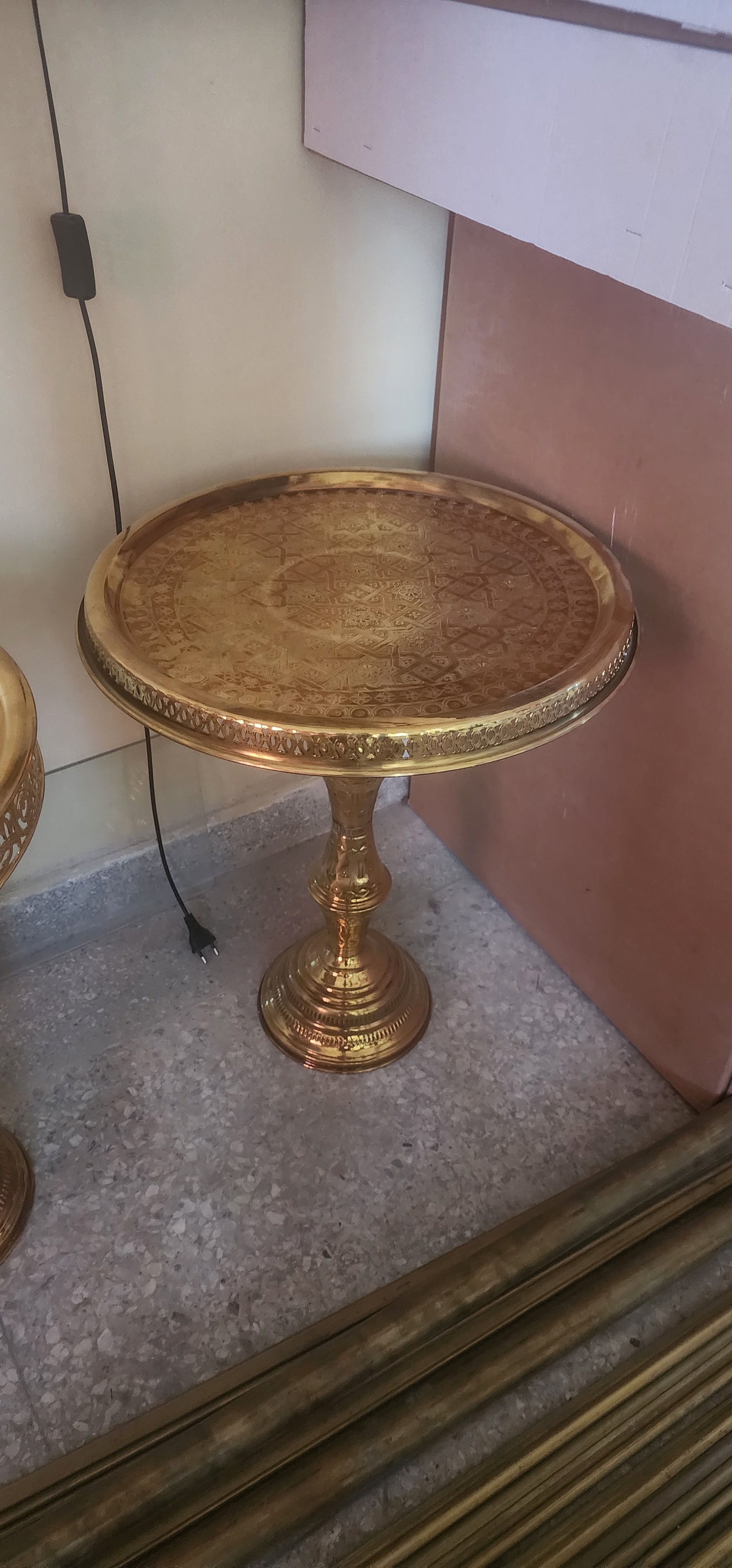 Brass table, moroccan craft, beautiful table - Golden Glory Limited