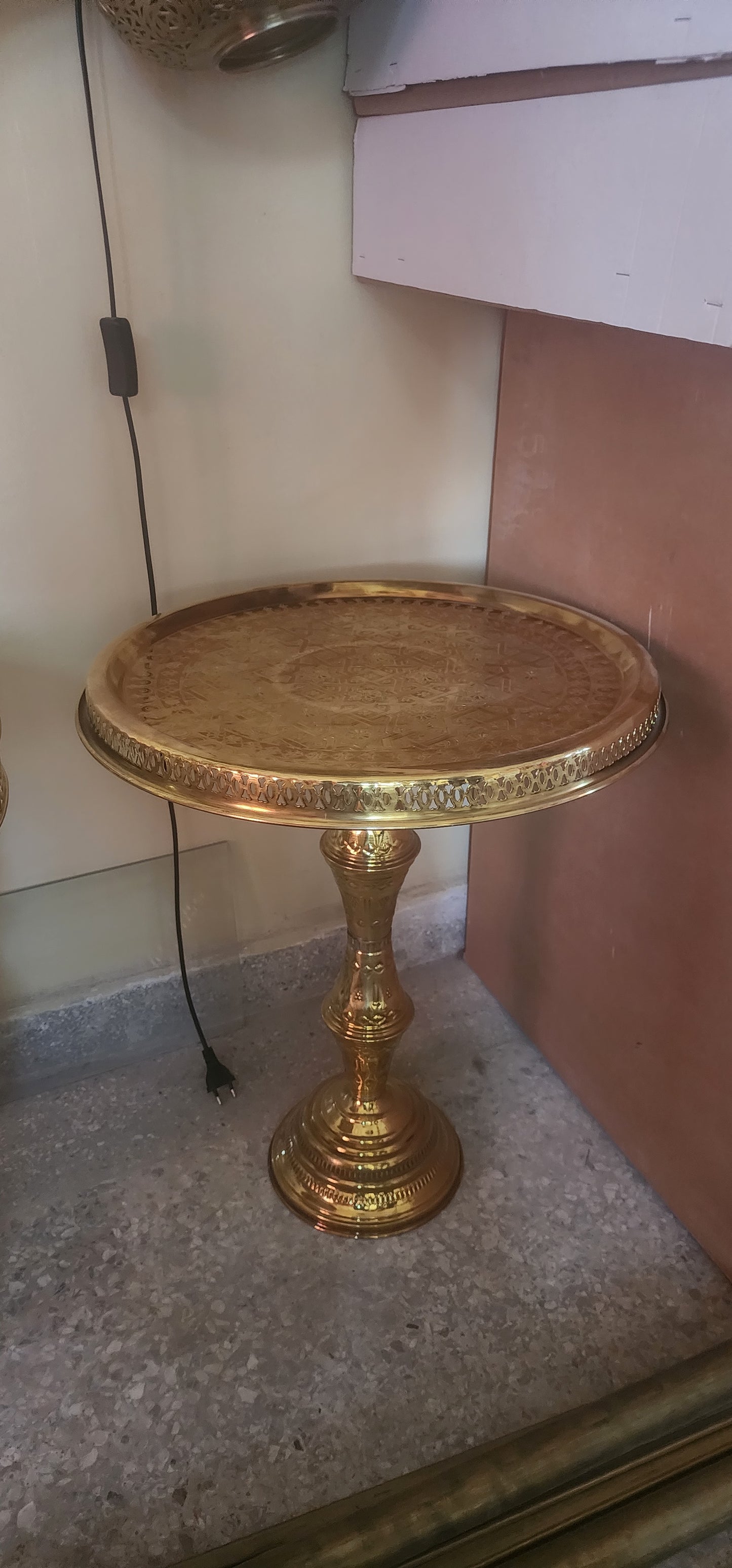 Brass table, moroccan craft, beautiful table - Golden Glory Limited