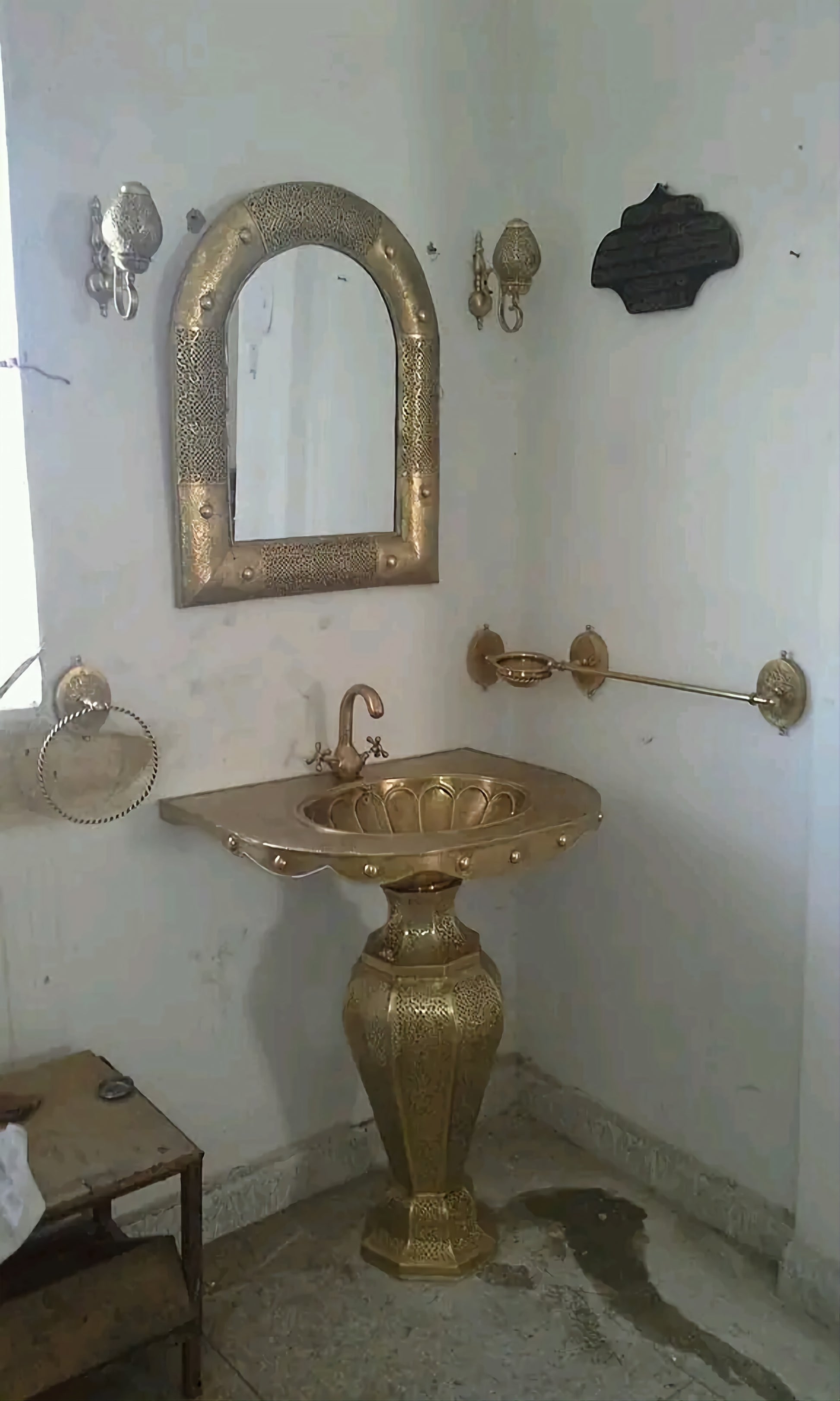 Luxury Brass sink, sink with mixer, handmade craft for art lovers - Golden Glory Limited